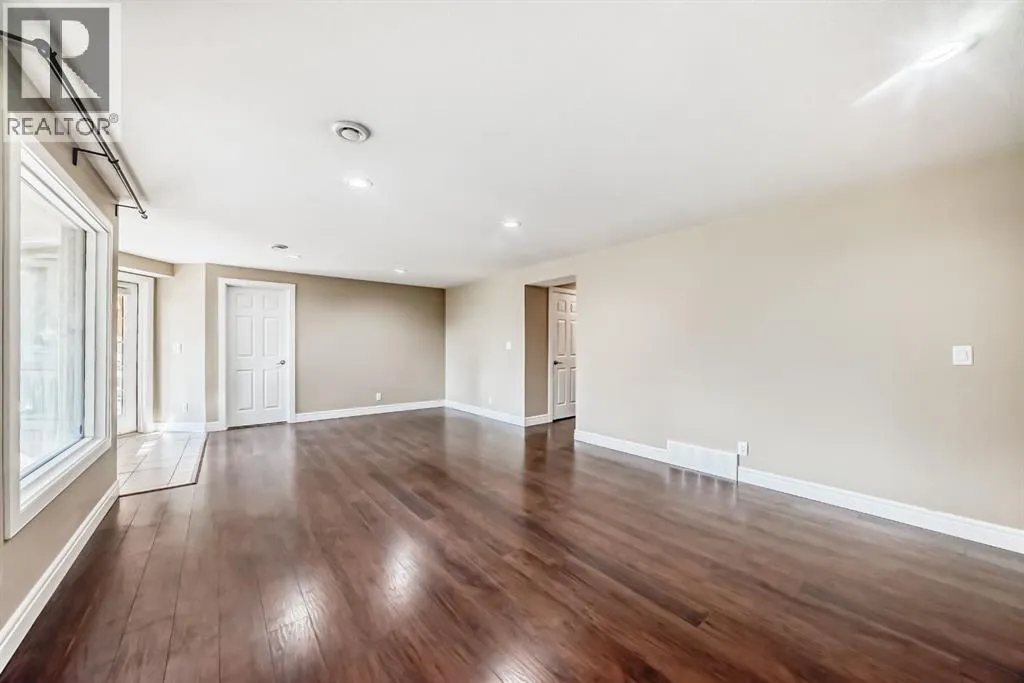 118 Signature Close SW