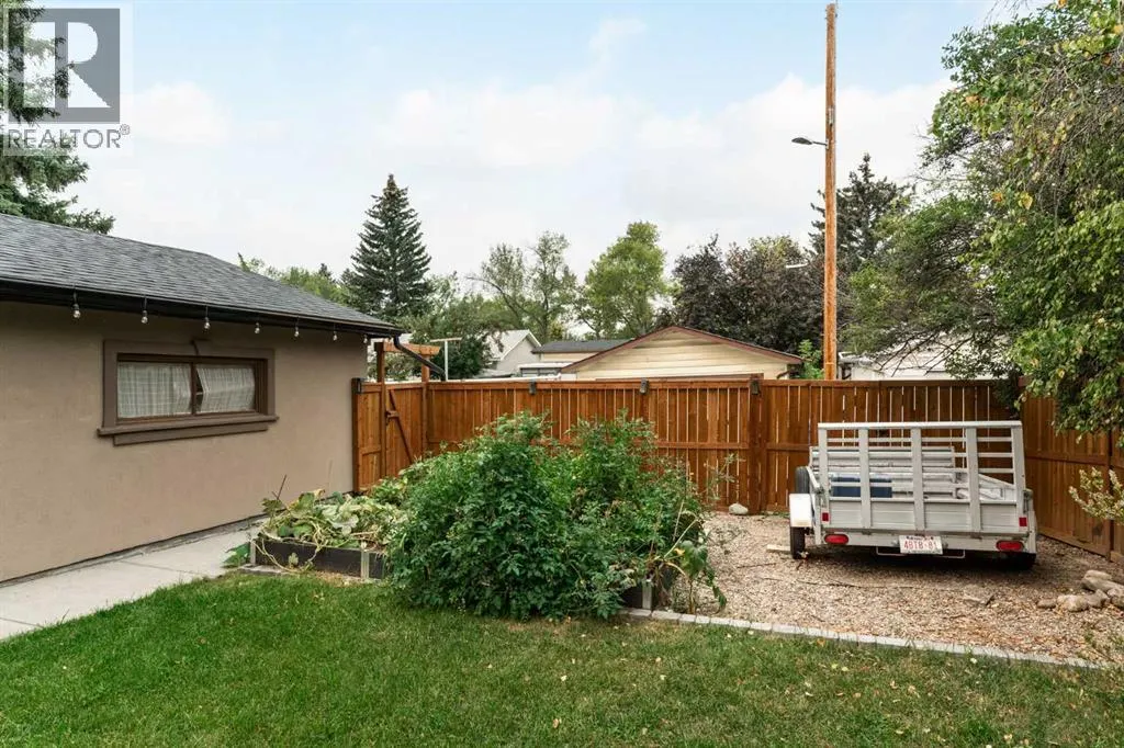 92 Baker Crescent NW