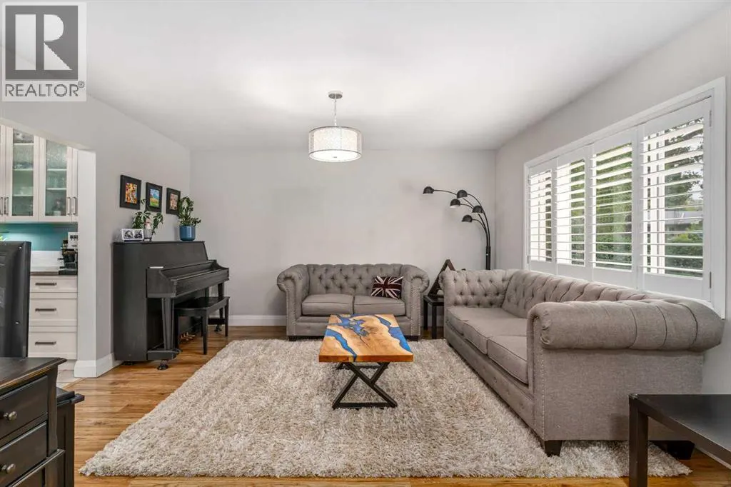 92 Baker Crescent NW