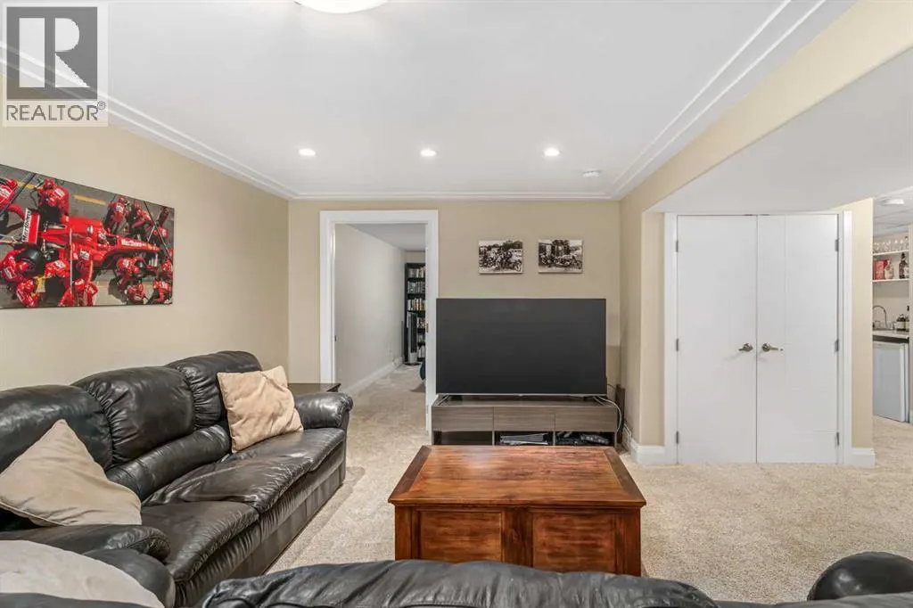 92 Baker Crescent NW