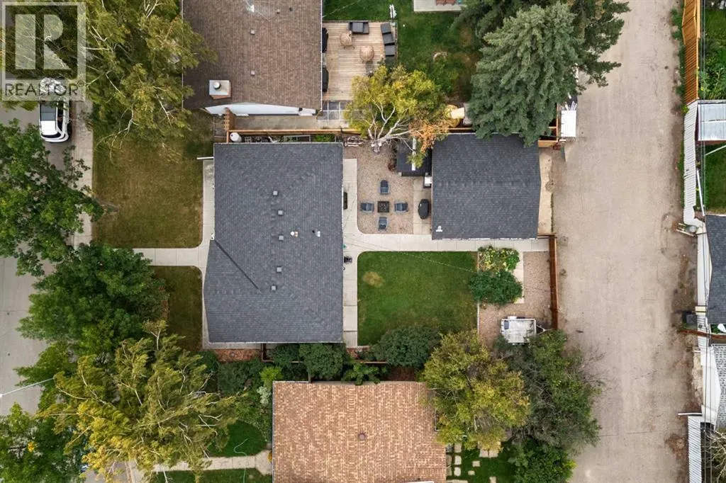 92 Baker Crescent NW