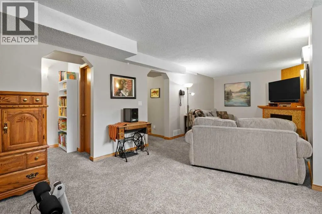 103 Diamond Court SE