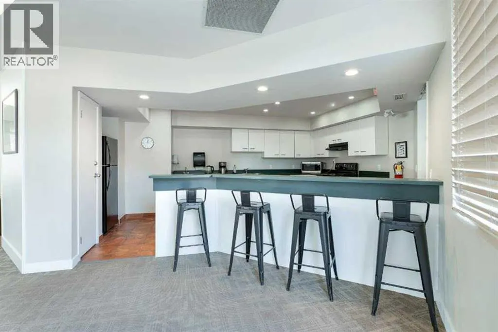 1621, 3400 Edenwold Heights NW