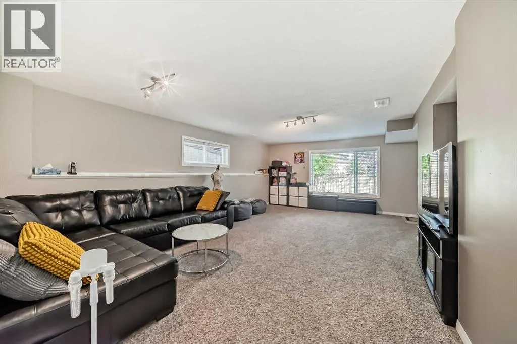 10 Springbluff Boulevard SW