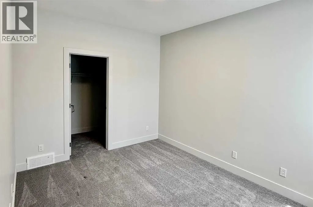 222 Arbour Lake View NW