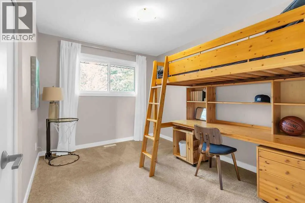 212 Cedarille Green SW