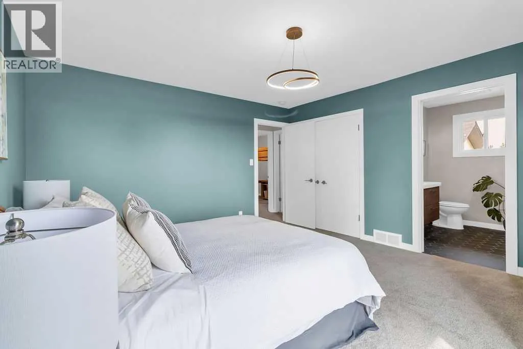 212 Cedarille Green SW