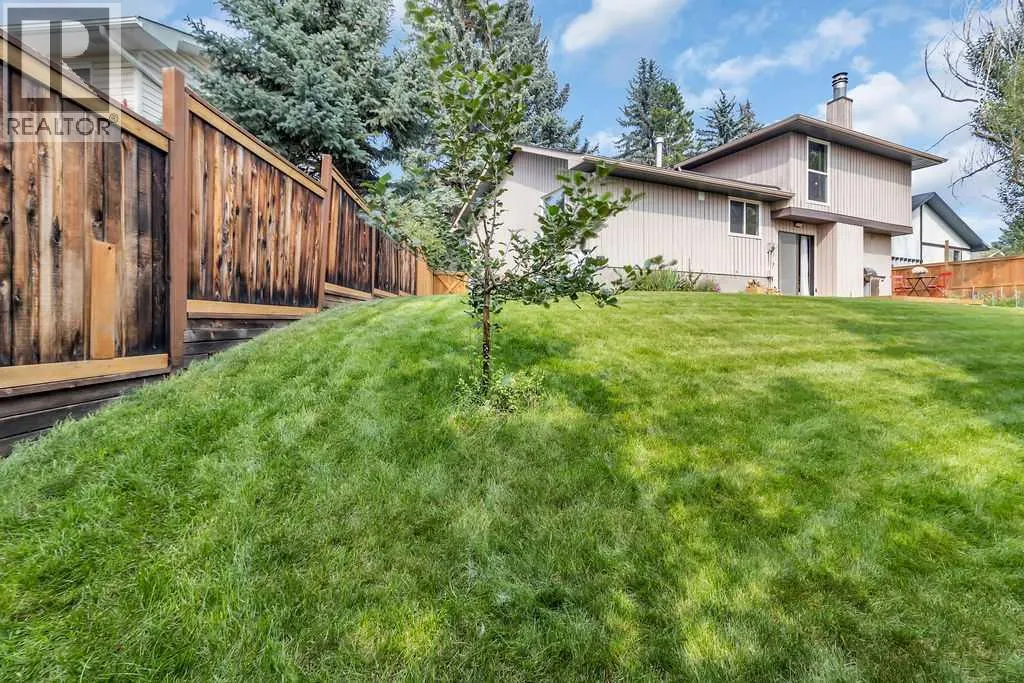 212 Cedarille Green SW