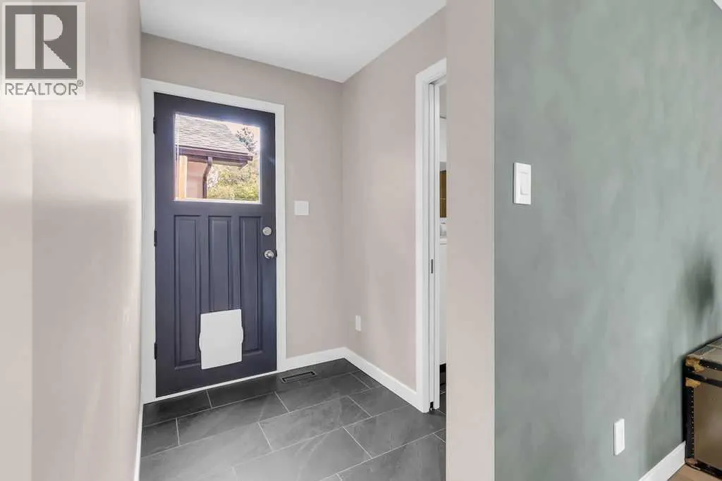 212 Cedarille Green SW