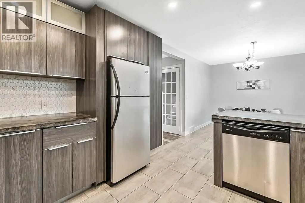 31 Castlebrook Road NE