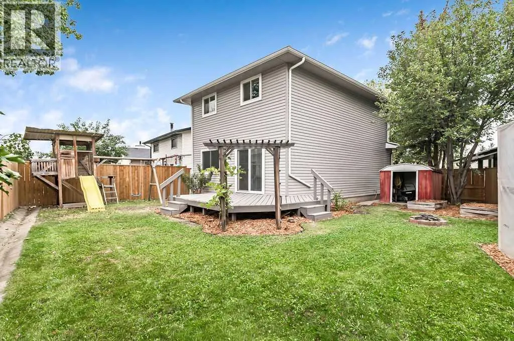 31 Castlebrook Road NE