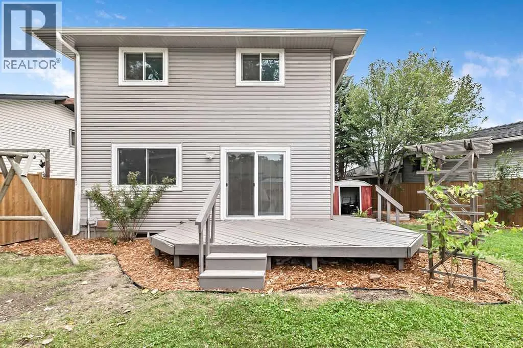 31 Castlebrook Road NE