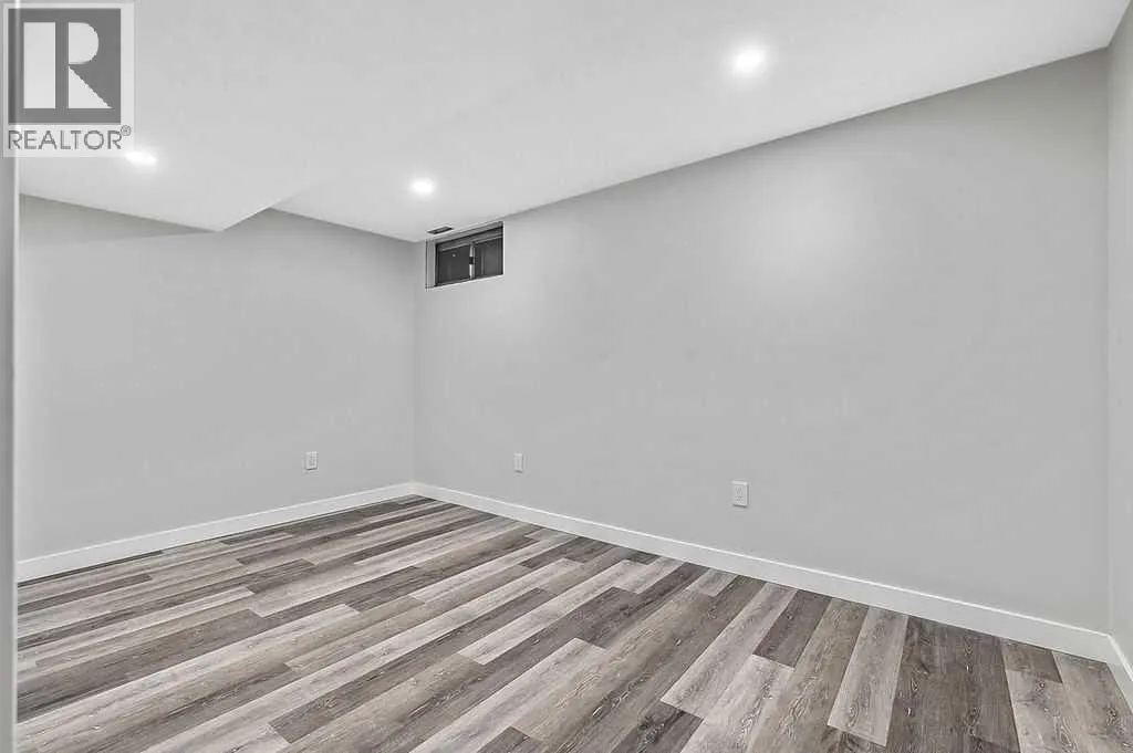 31 Castlebrook Road NE