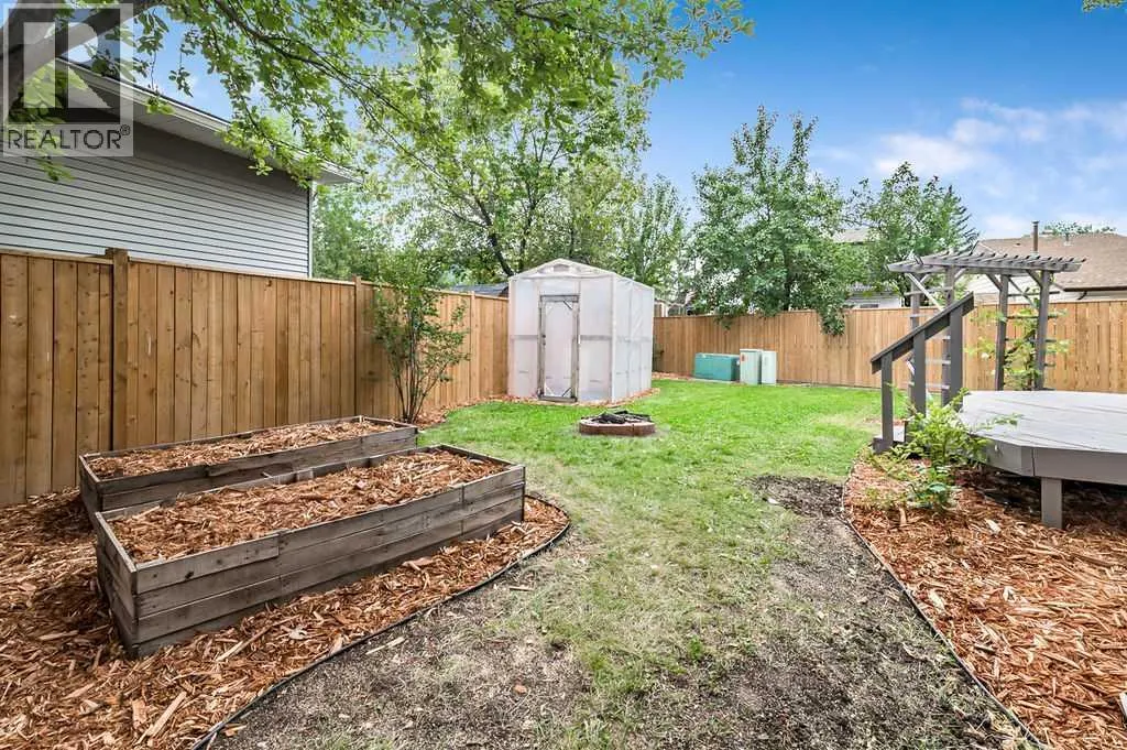 31 Castlebrook Road NE