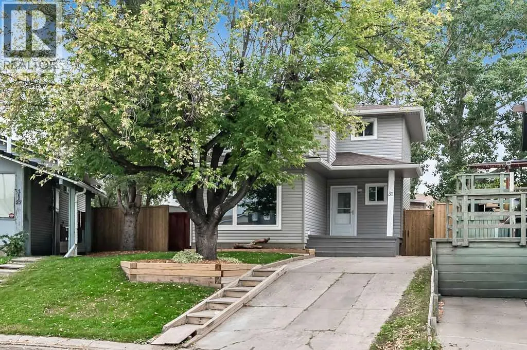 31 Castlebrook Road NE