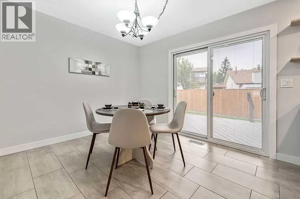 31 Castlebrook Road NE