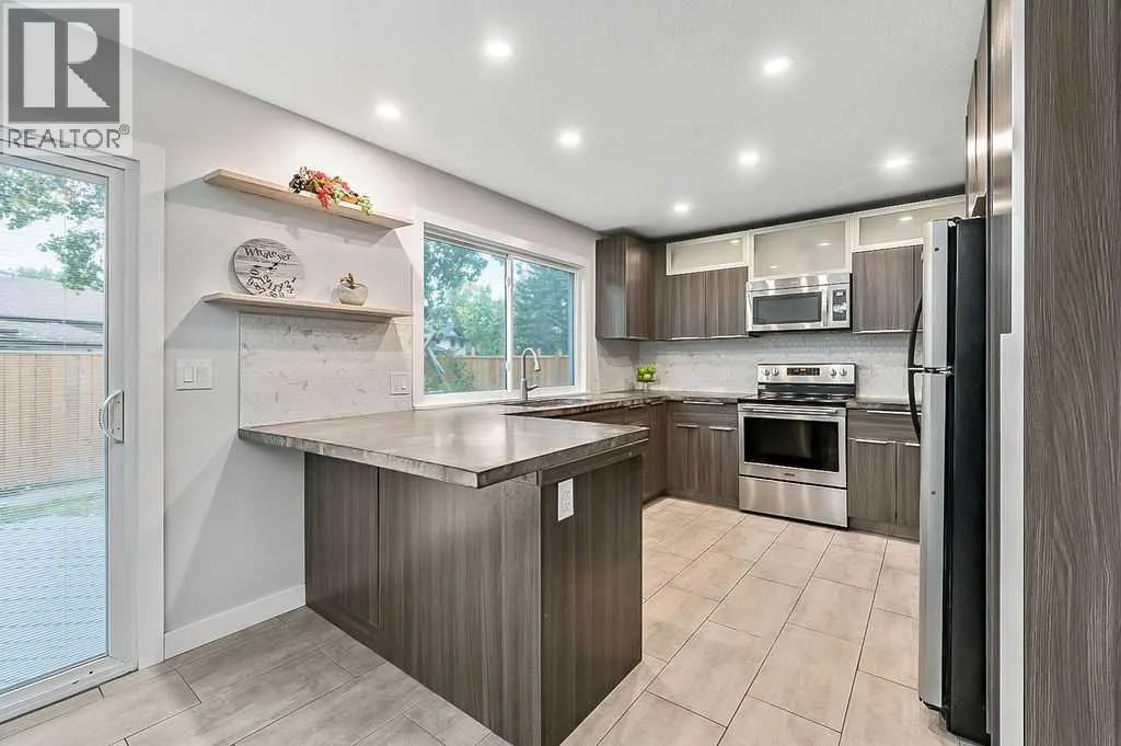 31 Castlebrook Road NE