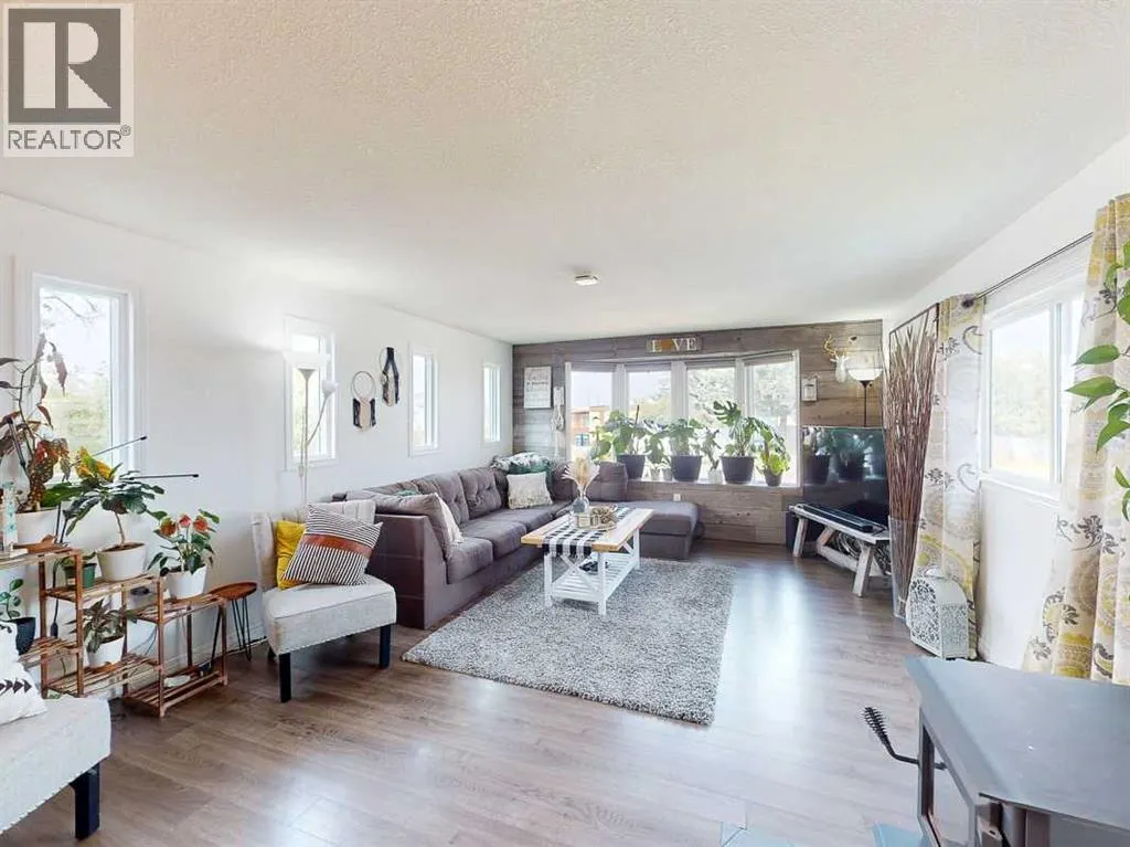 318 10th Street
