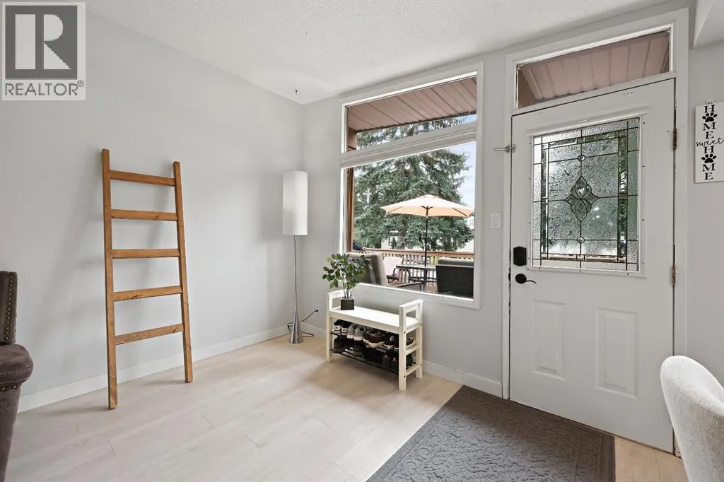 7132 & 7130 35 Avenue NW