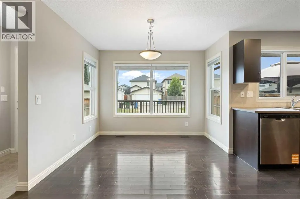 221 Prestwick Terrace SE