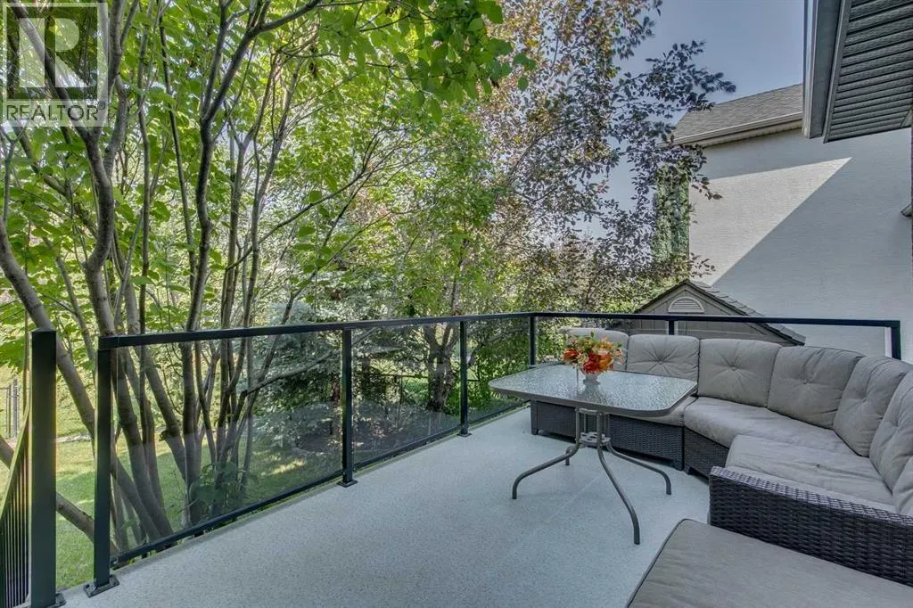 327 Cranleigh View SE