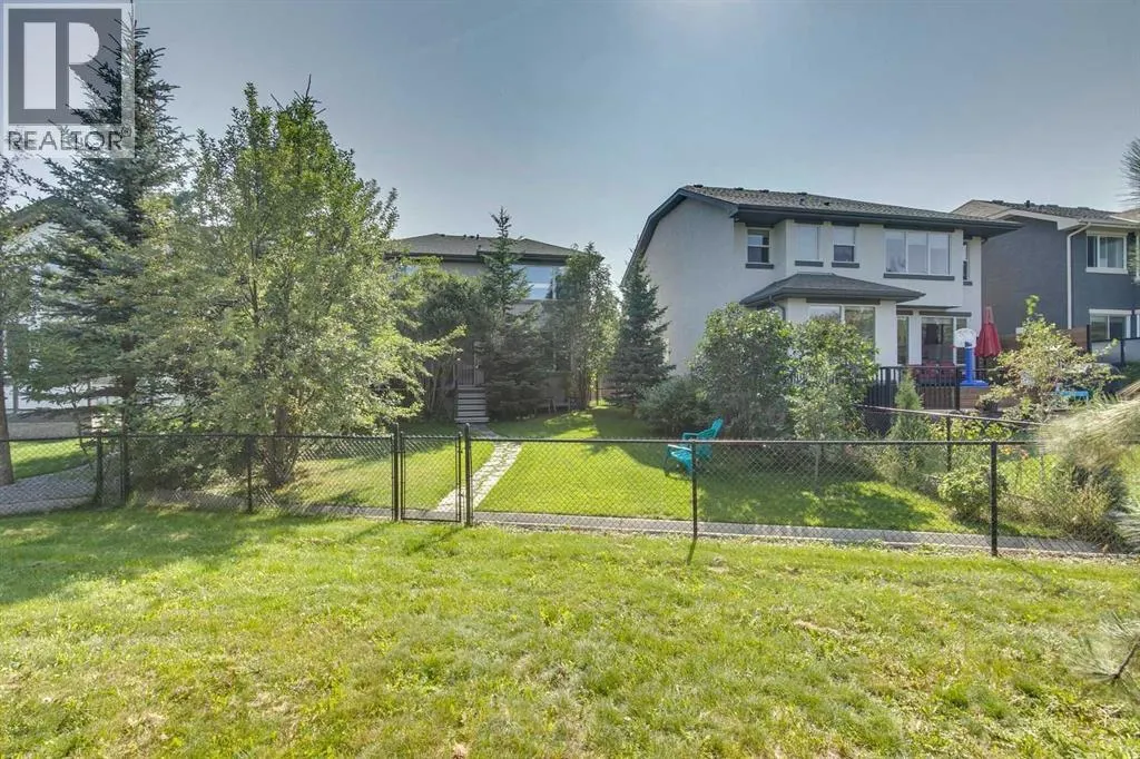 327 Cranleigh View SE