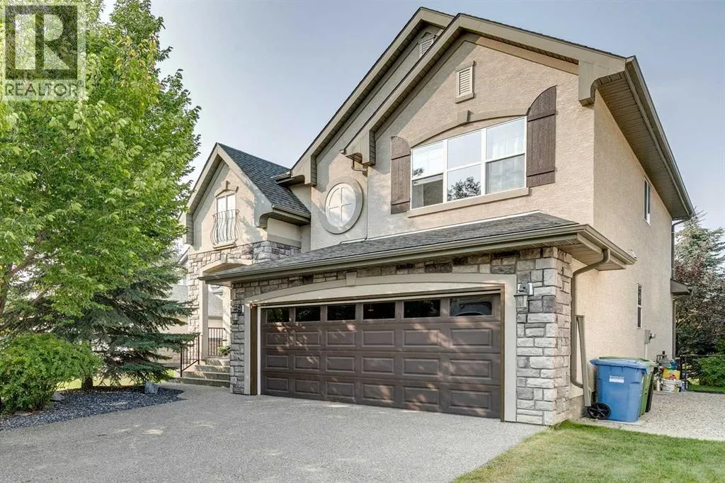 327 Cranleigh View SE