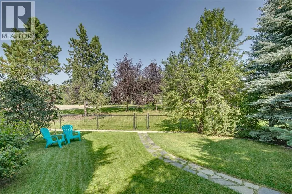 327 Cranleigh View SE