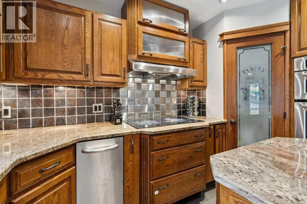59 Sandringham Close NW