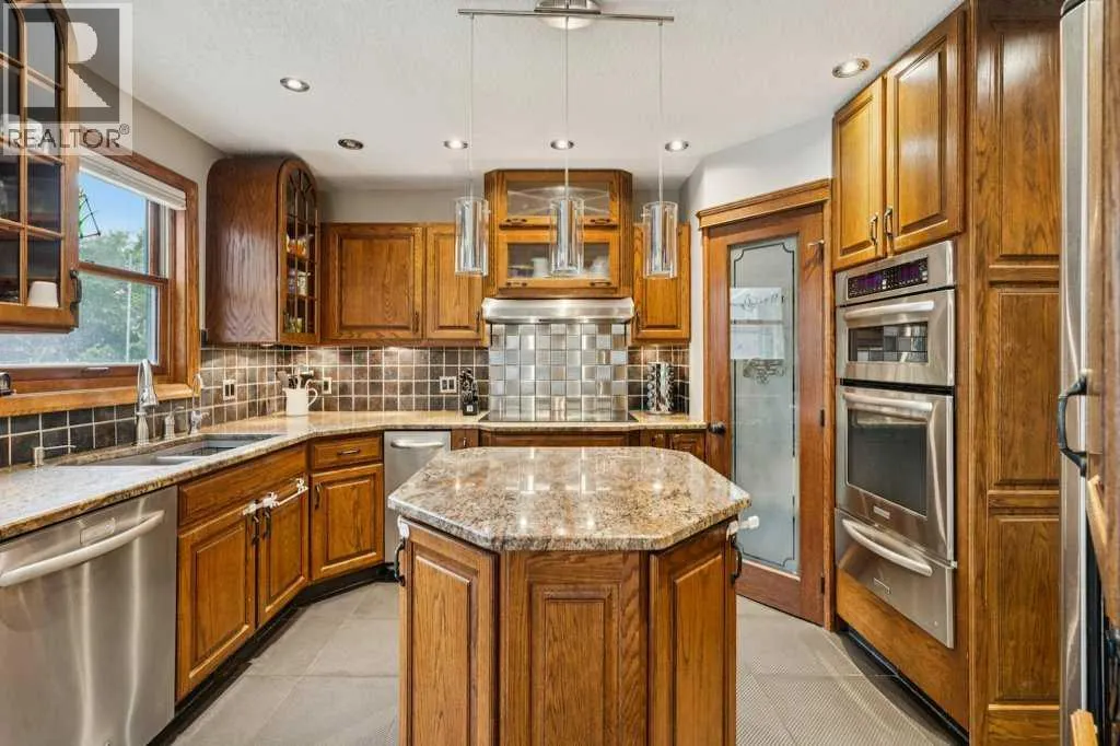 59 Sandringham Close NW