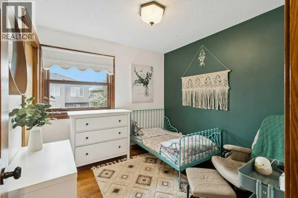 59 Sandringham Close NW