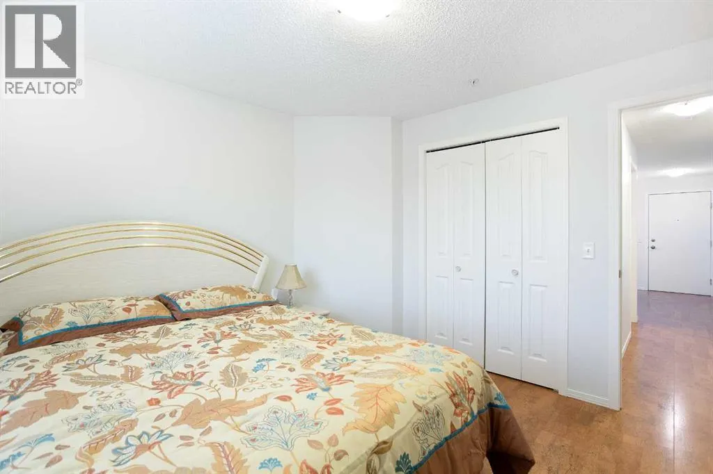 203, 5500 Somervale Court SW