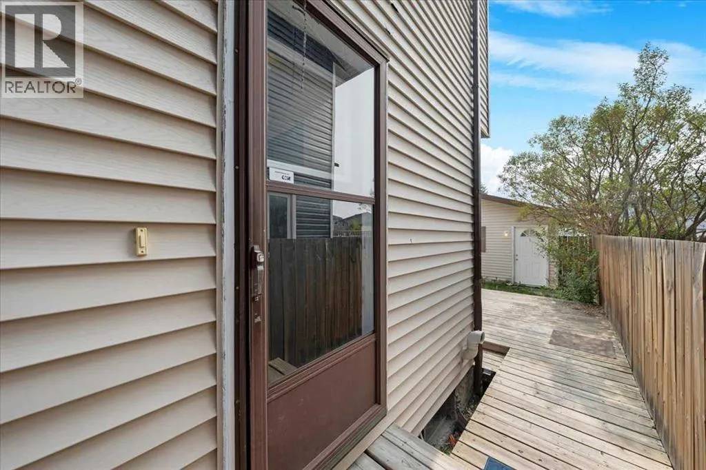 61 Falmere Way NE