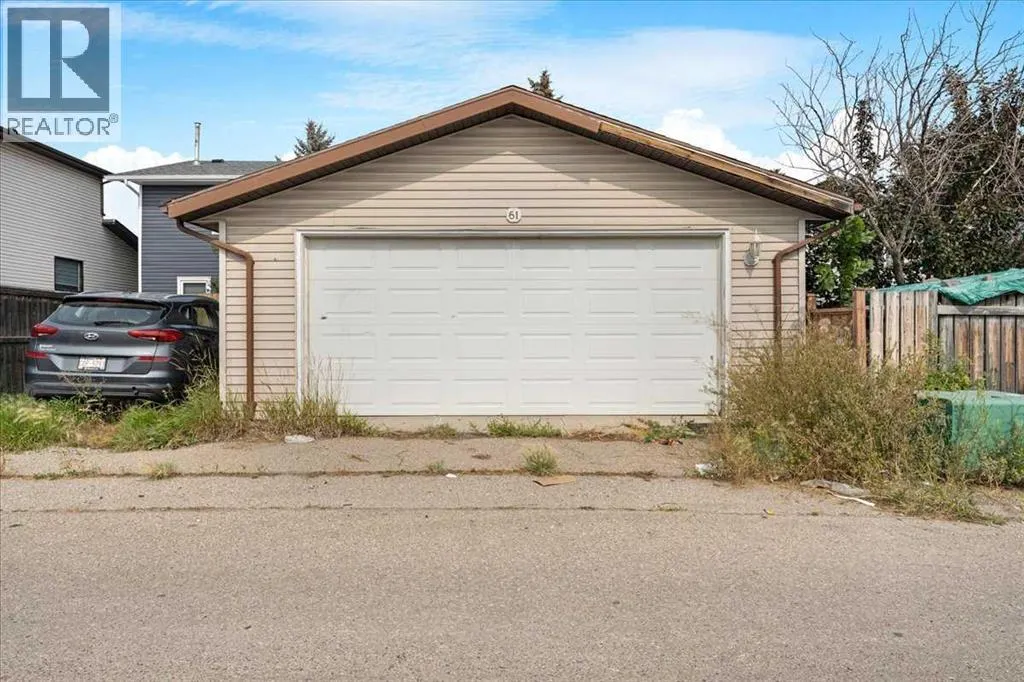 61 Falmere Way NE