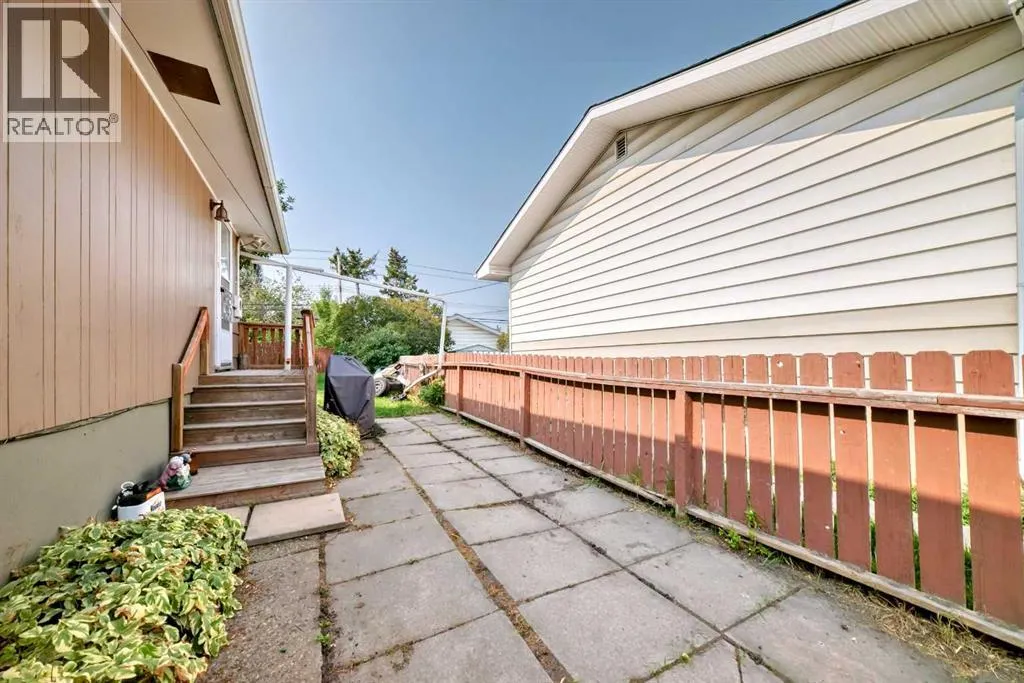 2235 42 Street SE