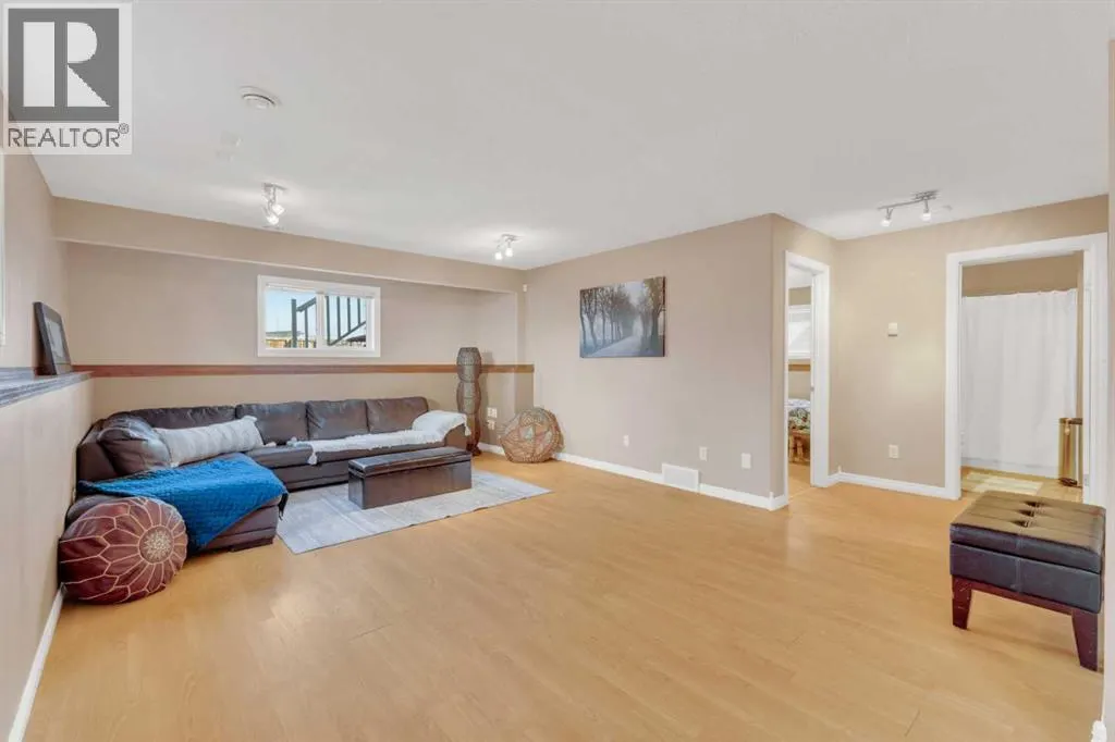 175 Lyons Close