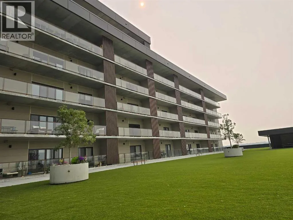 533, 102 Scenic Drive N