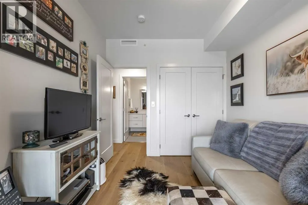 533, 102 Scenic Drive N