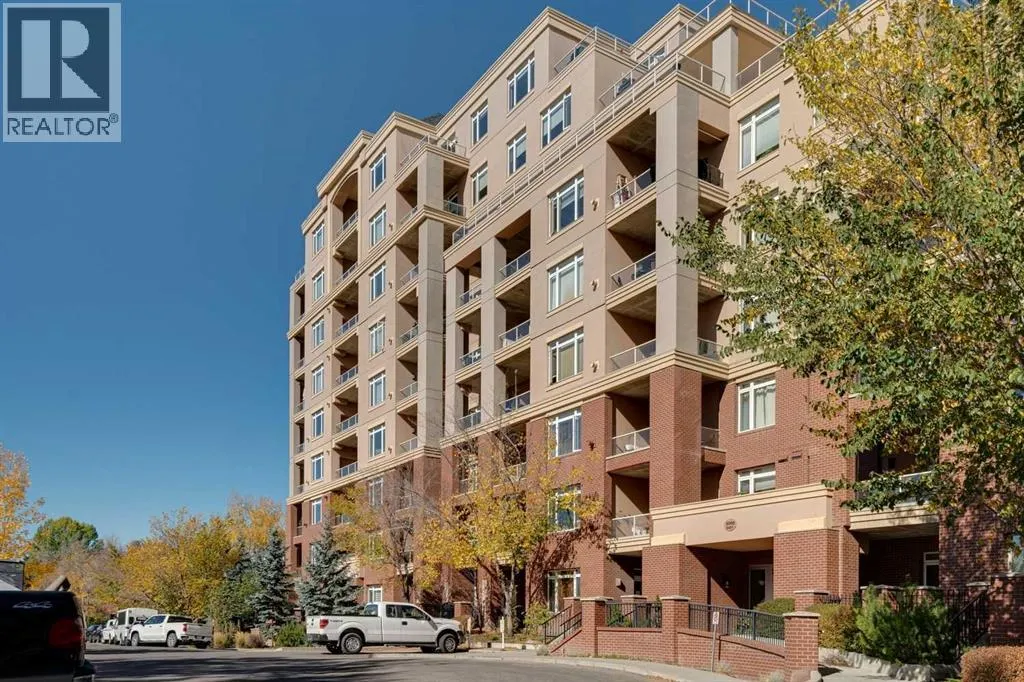 3608, 24 Hemlock Crescent SW