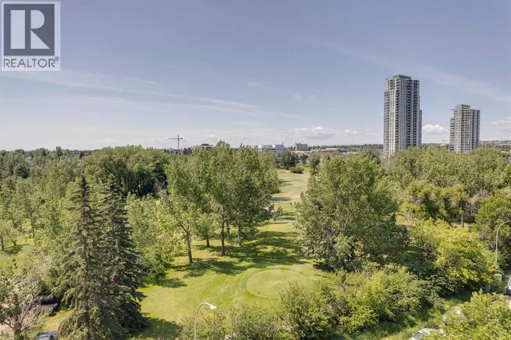 3608, 24 Hemlock Crescent SW