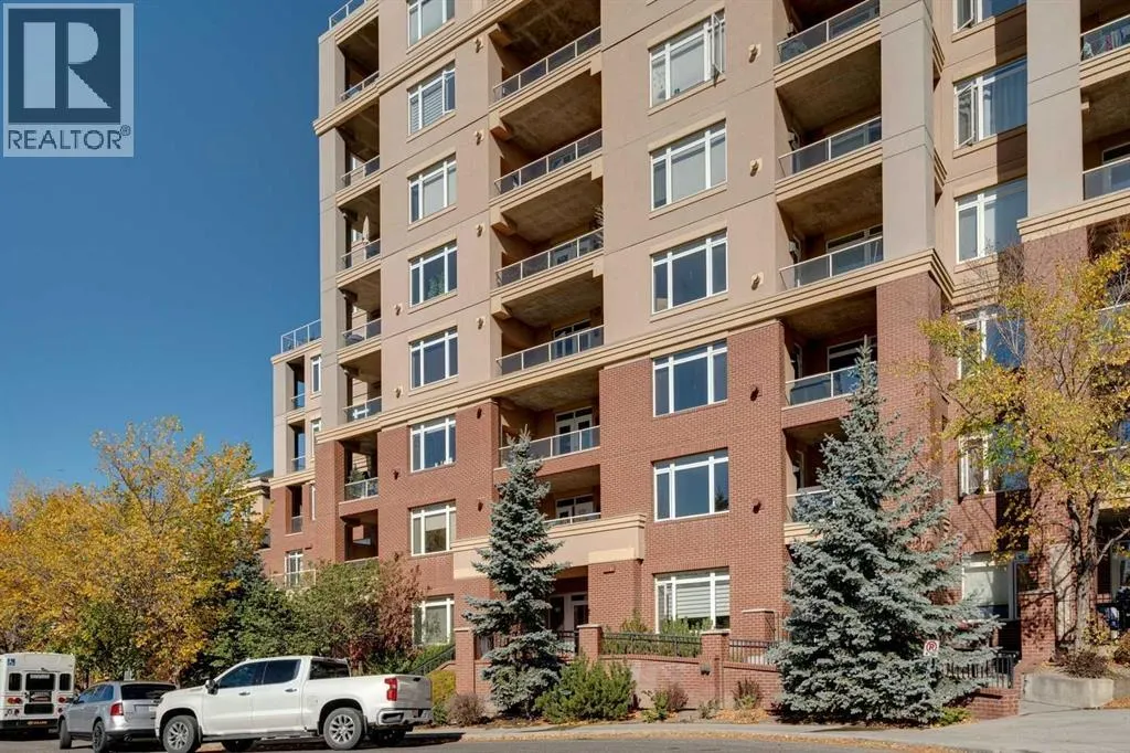 3608, 24 Hemlock Crescent SW
