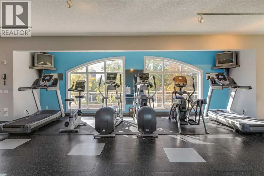 3608, 24 Hemlock Crescent SW