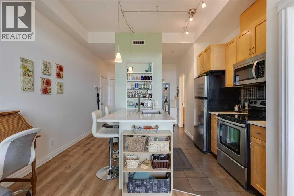 3608, 24 Hemlock Crescent SW