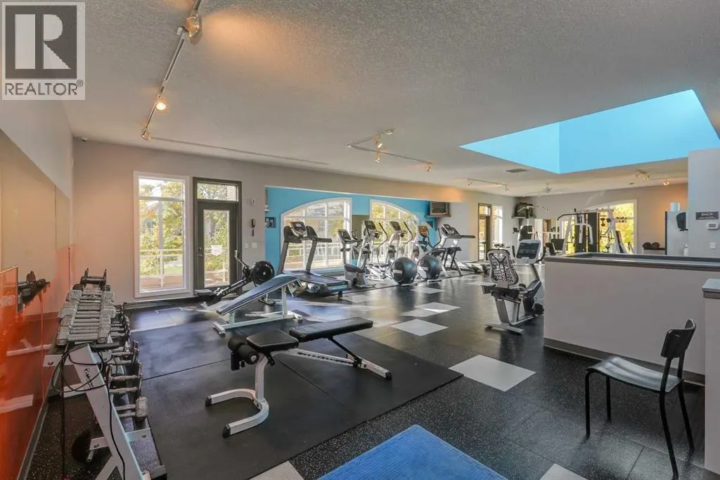 3608, 24 Hemlock Crescent SW