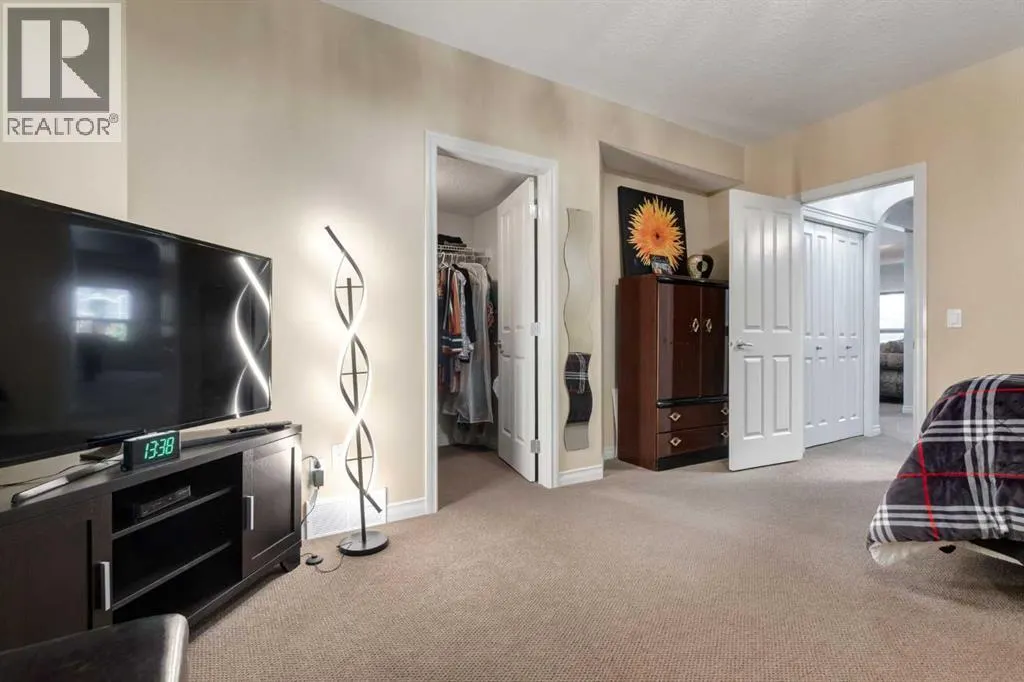 202 Silverado Bank Circle SW