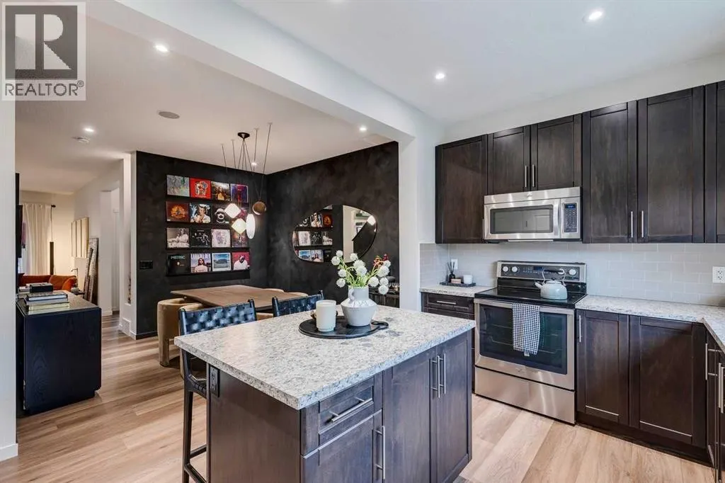 90 Copperpond Heights SE