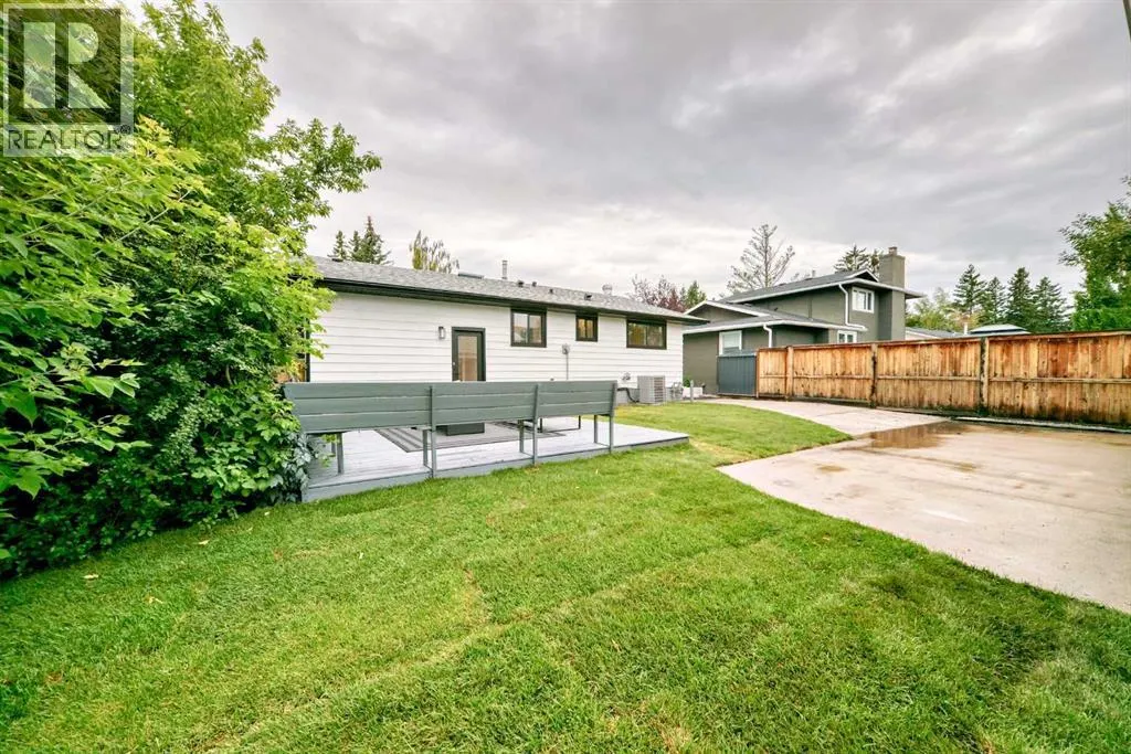 636 Cedarille Way SW
