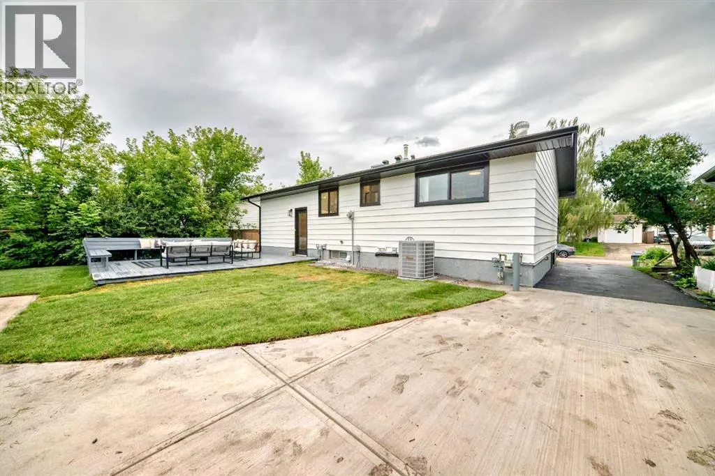 636 Cedarille Way SW