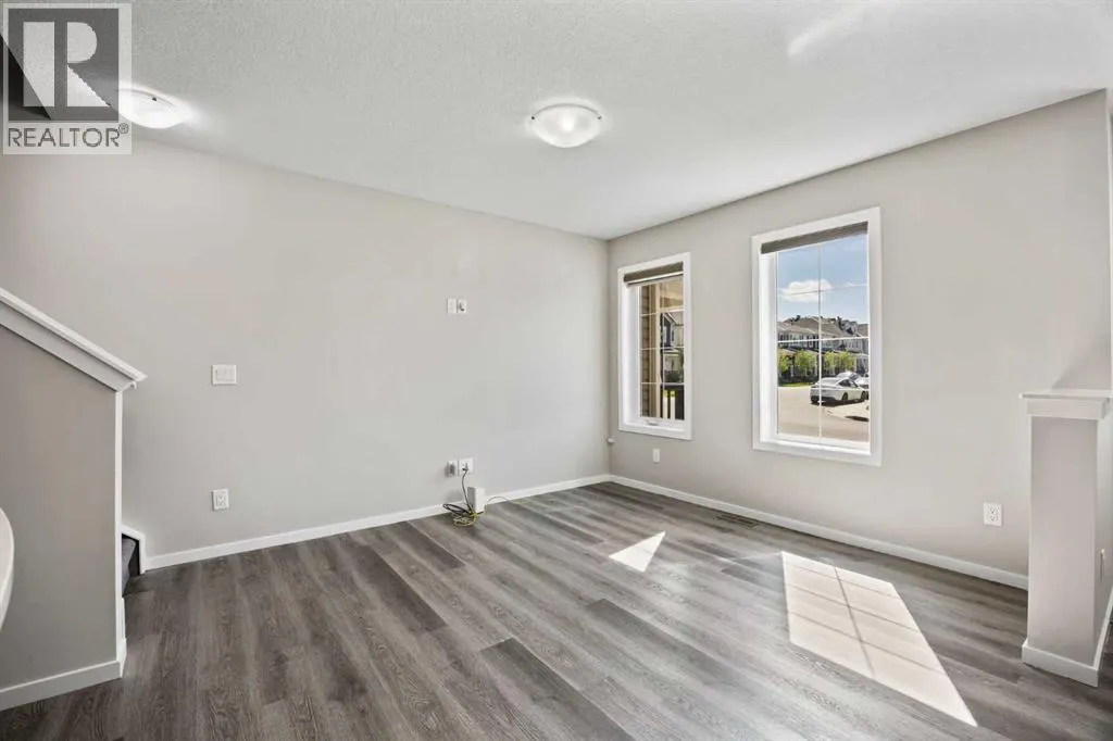 214 Cityside Grove NE
