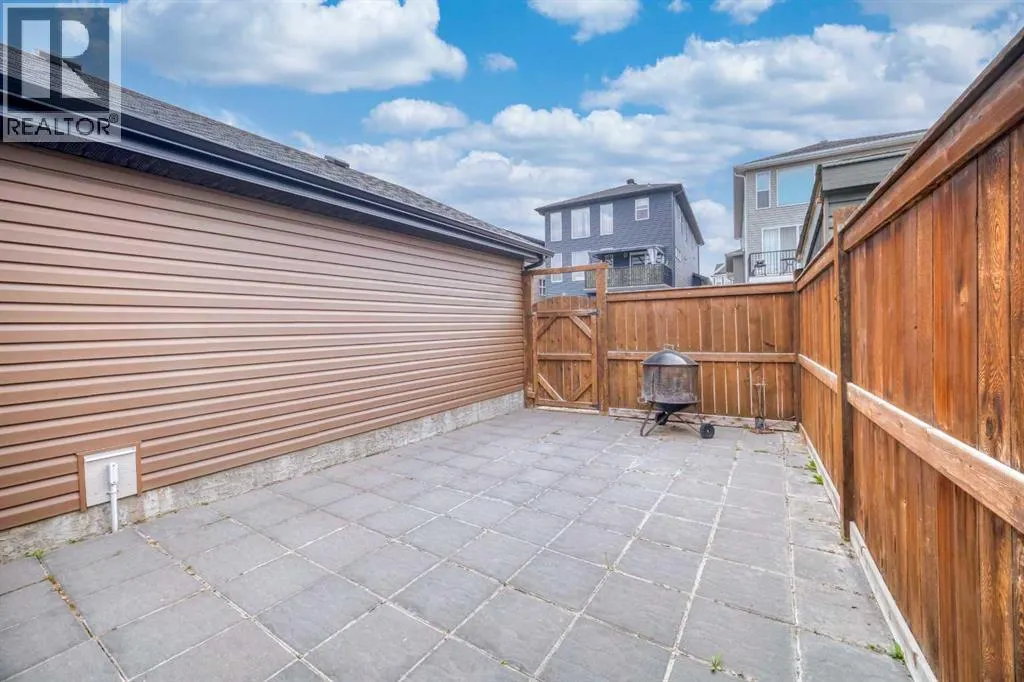 466 Evanston Way NW